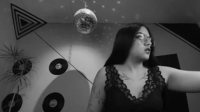 Lilith and Khloe online show from 15, 10, 2025