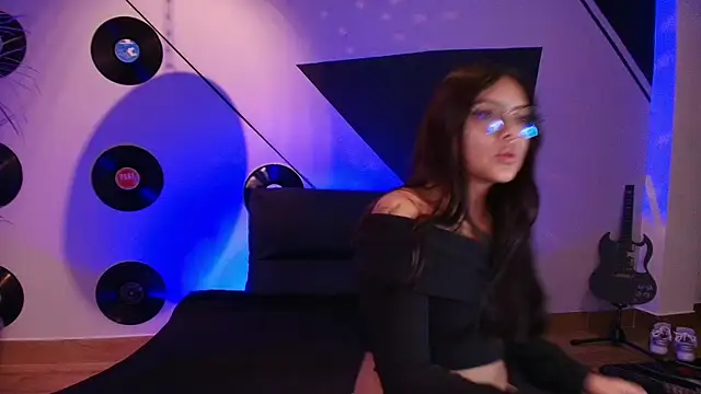 Lilith and Khloe online show from 18, 10, 2025