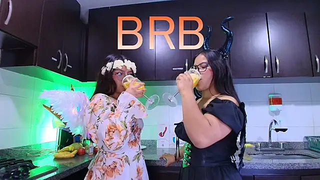 Lilith and Khloe online show from 11, 11, 2025