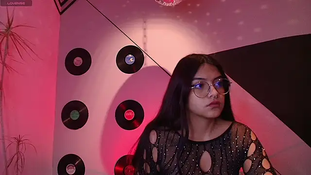 Lilith and Khloe online show from 3, 10, 2025