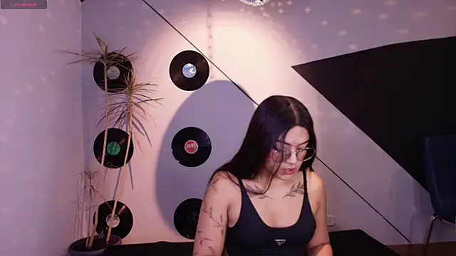 Lilith and Khloe online show from 9, 11, 2025