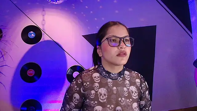 Lilith and Khloe online show from 15, 11, 2025