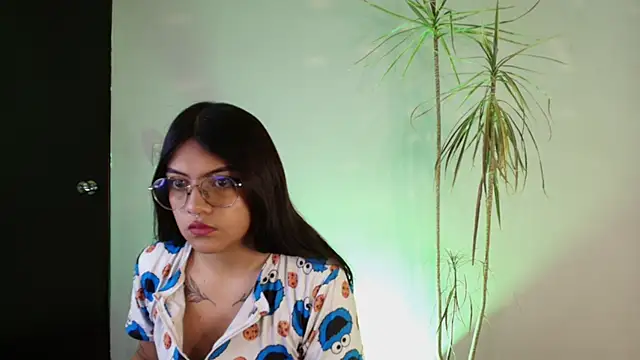 Lilith and Khloe online show from 16, 9, 2025