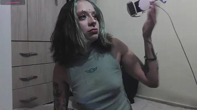 Snapshot of vainilla_doll chatting on 4, 2, 2026 vainilla doll online show from 4, 2, 2026