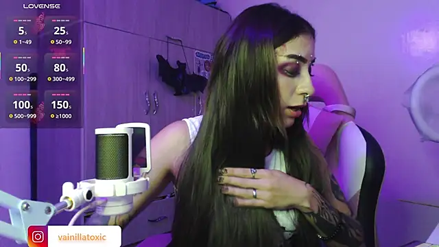 vainilla doll online show from 2, 12, 2025