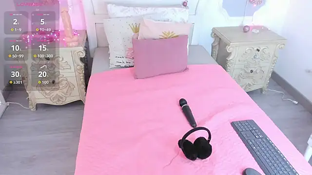 MeganStar   online show from 25, 11, 2025