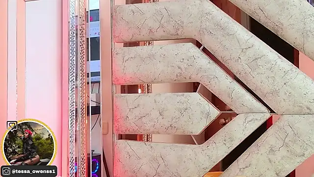 Tessa Owenss online show from 8, 10, 2025