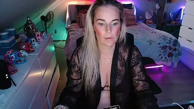Mrs-Aurora online show from 11, 5, 2026