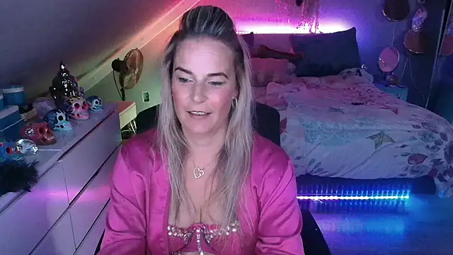 Mrs-Aurora online show from 16, 5, 2026
