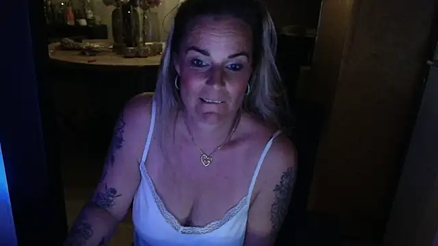 Mrs-Aurora online show from 29, 4, 2026