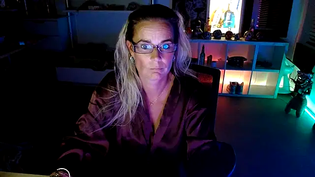 Mrs-Aurora online show from 6, 10, 2025