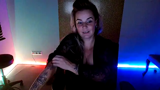 Mrs-Aurora online show from 2, 12, 2025