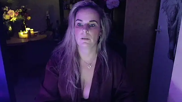 Snapshot of Mrs-Aurora chatting on 1, 2, 2026 Mrs-Aurora online show from 1, 2, 2026