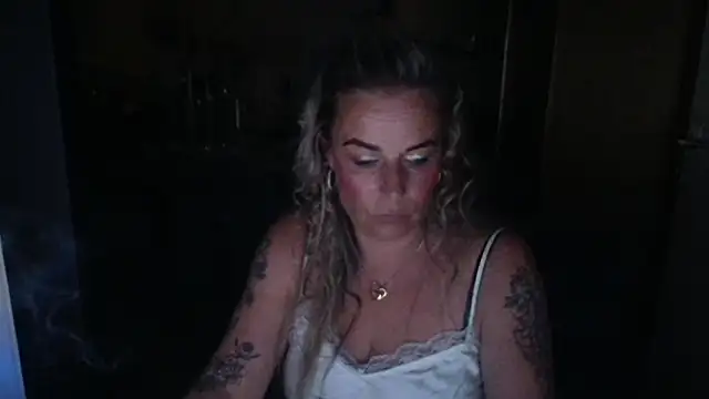 Mrs-Aurora online show from 9, 5, 2026