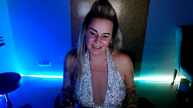 Mrs-Aurora online show from 25, 11, 2025