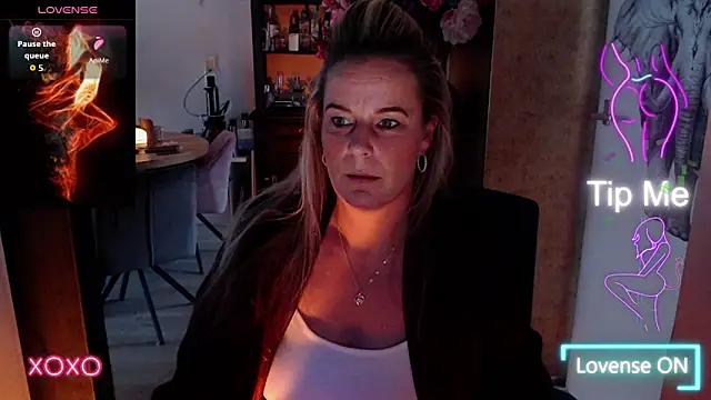 Mrs-Aurora online show from 12, 1, 2026