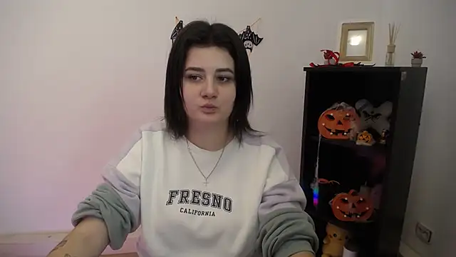 Snapshot of Katrin_kiss_ chatting on 6, 11, 2025 Katrin kiss online show from 6, 11, 2025