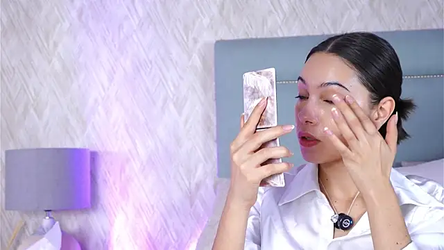 Sofy Bradd online show from 19, 9, 2025