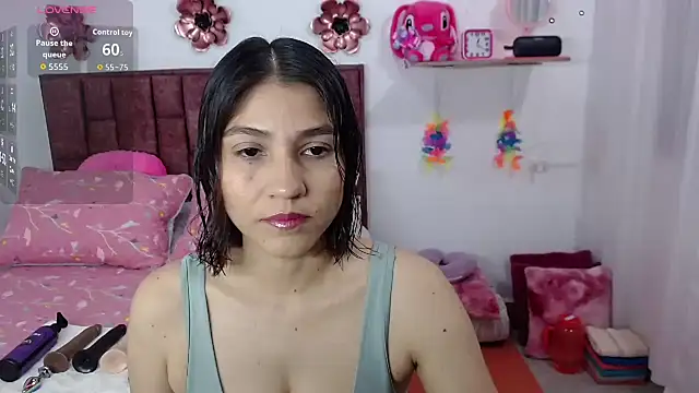 Snapshot of Lunna_desire chatting on 20, 10, 2025 Lunna desire online show from 20, 10, 2025
