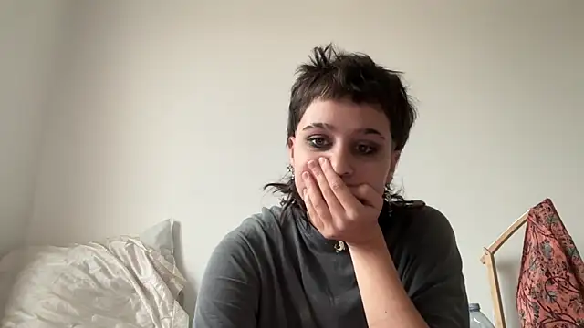 NIQUE TARAXX online show from 4, 10, 2025