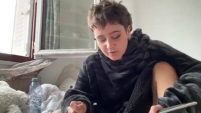 NIQUE TARAXX online show from 14, 9, 2025