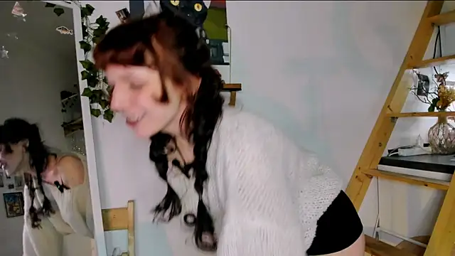LeelooYolo online show from 6, 5, 2026