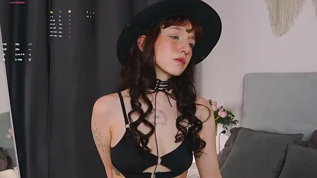 LeelooYolo online show from 14, 4, 2026