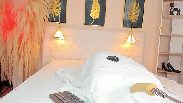 Snapshot of Cinnamon_Star chatting on 2, 3, 2026 Cinnamon Star online show from 2, 3, 2026