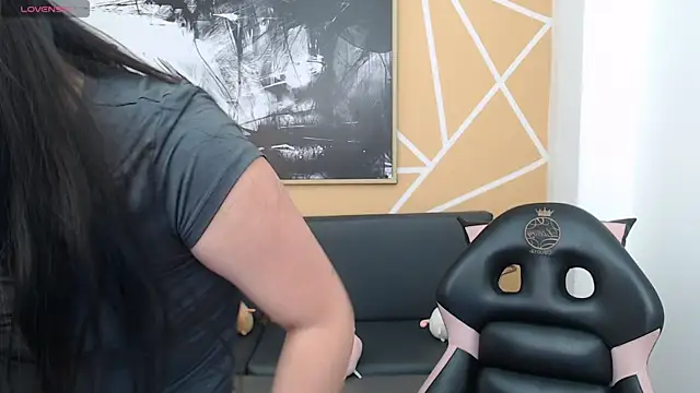 olivia russo  online show from 22, 9, 2025