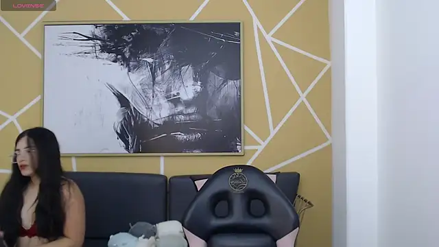 olivia russo  online show from 24, 9, 2025