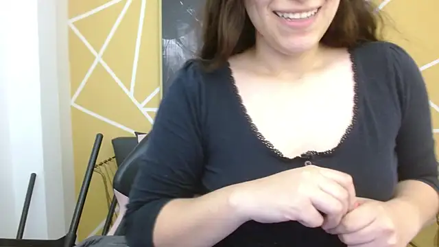 olivia russo  online show from 17, 4, 2026