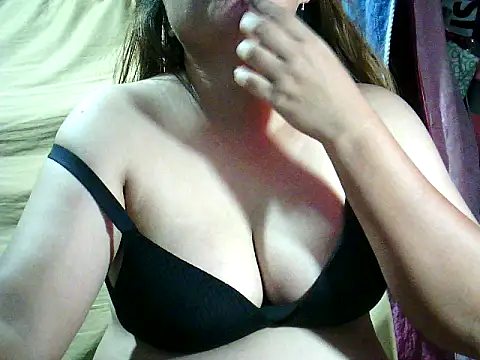 Snapshot of yuana25 chatting on 29, 6, 2026 yuana25 online show from 29, 6, 2026