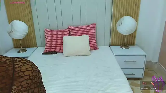 WildScarlet online show from 11, 9, 2025