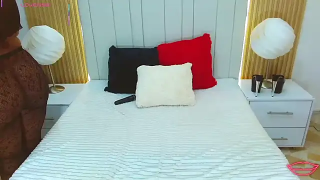 WildScarlet online show from 10, 10, 2025