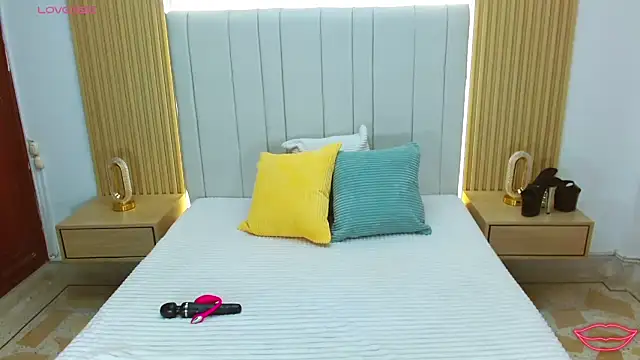 WildScarlet online show from 30, 10, 2025