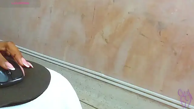 WildScarlet online show from 20, 3, 2025