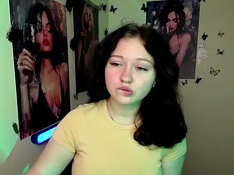 Snapshot of LadyAlice_ chatting on 13, 10, 2025 LadyAlice online show from 13, 10, 2025