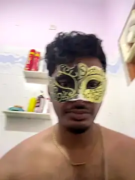 Snapshot of VVcouple chatting on 5, 11, 2025 VVcouple online show from 5, 11, 2025