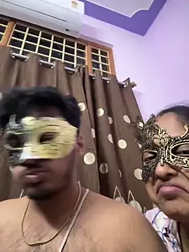 Snapshot of VVcouple chatting on 11, 11, 2025 VVcouple online show from 11, 11, 2025