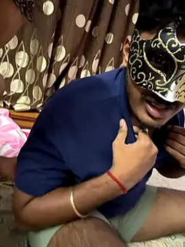 Snapshot of VVcouple chatting on 23, 10, 2025 VVcouple online show from 23, 10, 2025