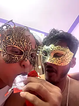 Snapshot of VVcouple chatting on 10, 9, 2025 VVcouple online show from 10, 9, 2025