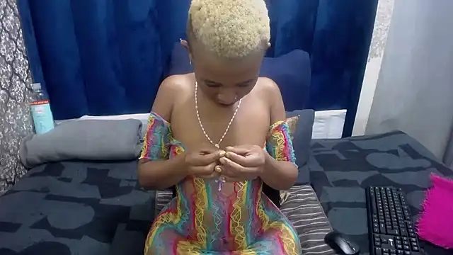 GoldenBigAssCurvy online show from 18, 9, 2025