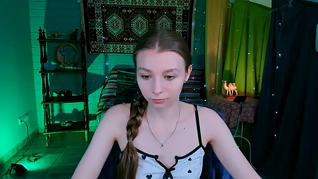 Snapshot of JulieDaniel chatting on 2, 6, 2026 JulieDaniel online show from 2, 6, 2026