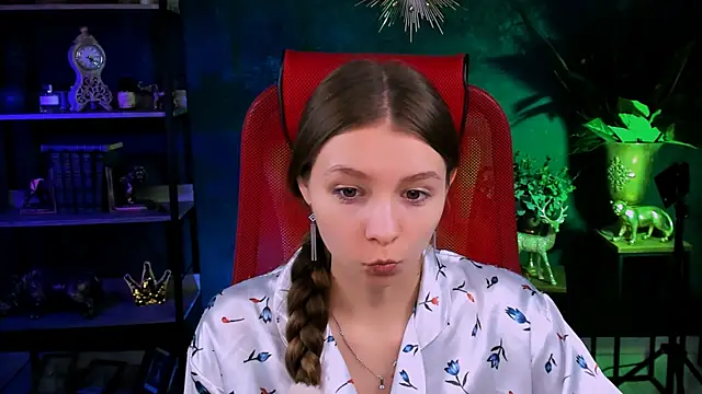 JulieDaniel online show from 15, 10, 2025