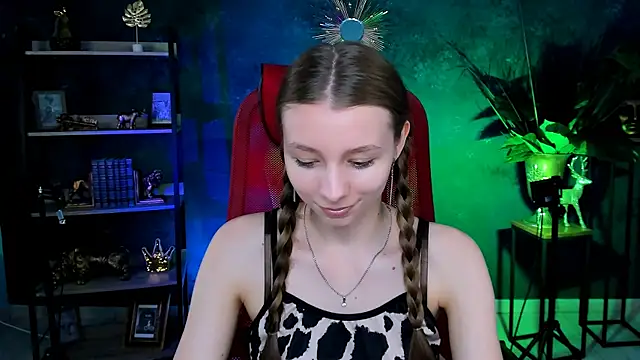 Snapshot of JulieDaniel chatting on 12, 6, 2026 JulieDaniel online show from 12, 6, 2026