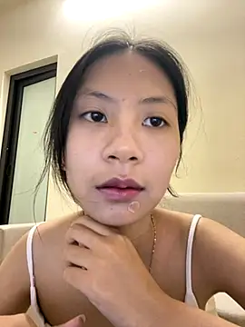 Snapshot of Lil-Gi chatting on 7, 10, 2025 Lil-Gi online show from 7, 10, 2025