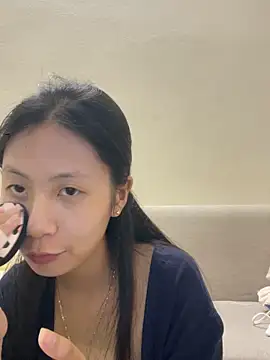 Snapshot of Lil-Gi chatting on 23, 10, 2025 Lil-Gi online show from 23, 10, 2025