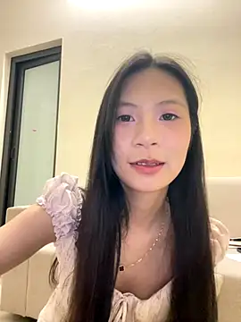 Snapshot of Lil-Gi chatting on 3, 10, 2025 Lil-Gi online show from 3, 10, 2025