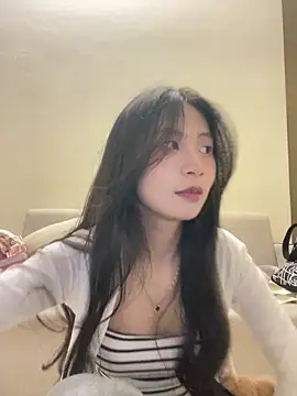 Snapshot of Lil-Gi chatting on 15, 11, 2025 Lil-Gi online show from 15, 11, 2025