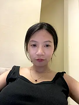 Snapshot of Lil-Gi chatting on 10, 9, 2025 Lil-Gi online show from 10, 9, 2025